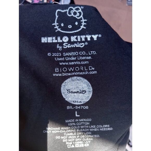 Hello Kitty tee sz L - Picture 2 of 2